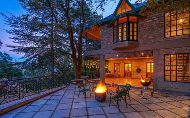 StayVista at Paris Villa