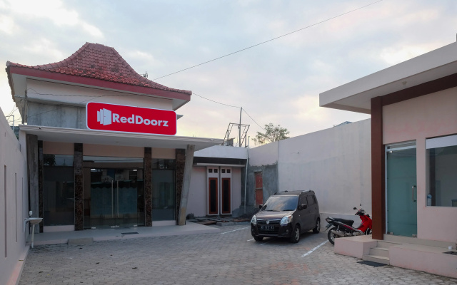 RedDoorz Syariah near Alun Alun Temanggung