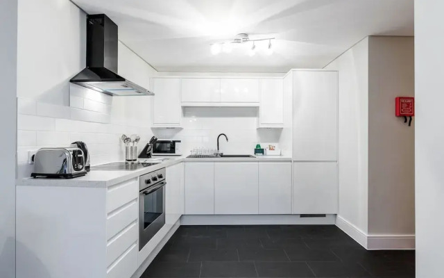 Marina Place by Roomspace Apartments
