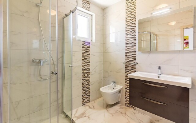 Nice Home in Medulin With Wifi and 3 Bedrooms