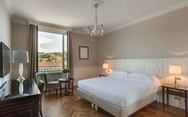 Plaza Hotel Lucchesi