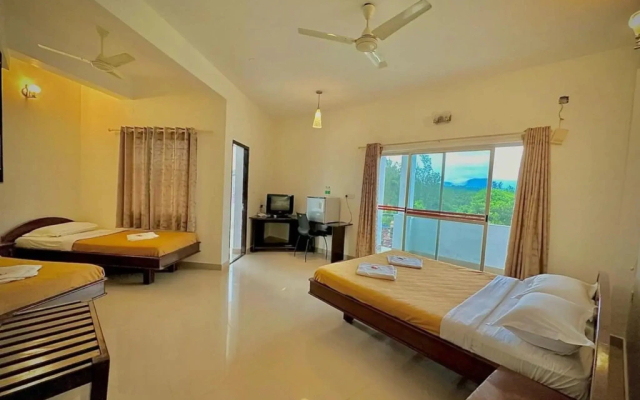 Hotel Advaith Lancer