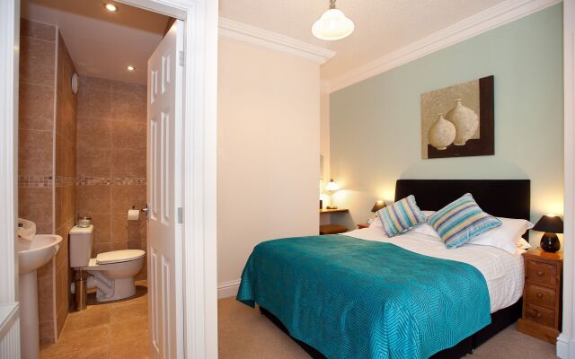 Wheatlands Lodge - Bed & Breakfast