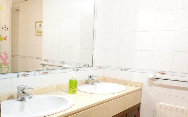 Apartment With 4 Bedrooms in Oviedo, With Balcony