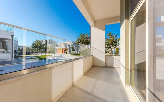 Spacious Apartment by the Beach - Tulipani