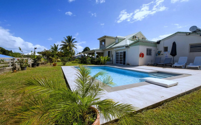 Villa Oneway avec piscine - 12 Pers