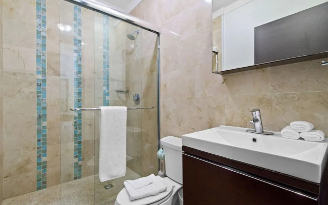 1br1ba Condo in Amazing Location w Pool and GYM