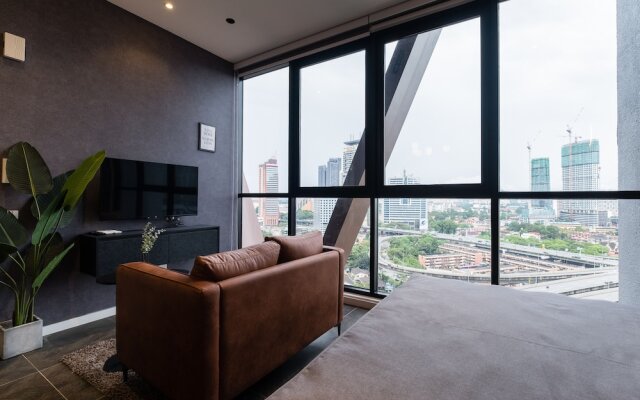 KLCC Modern Musical Sty 5Pax Scarletz Suite