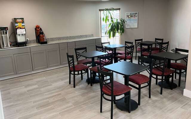 Days Inn by Wyndham Cincinnati East