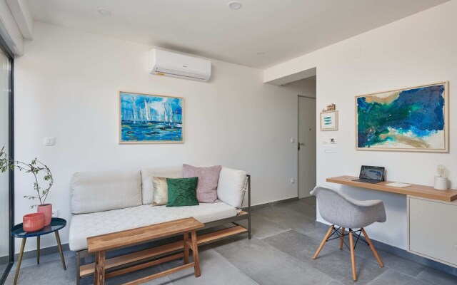 Irena Apartments