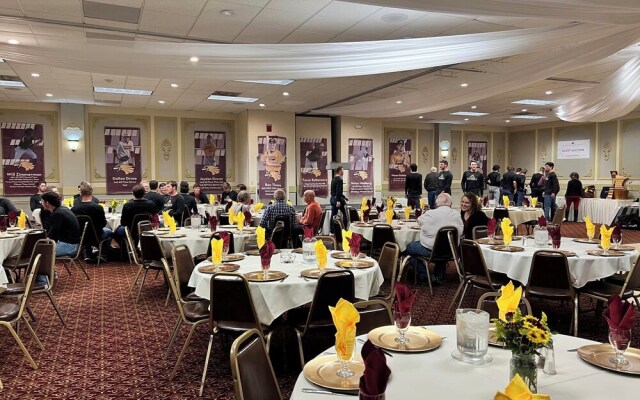 Crookston Inn & Convention Center