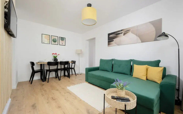 Cozy Two-bedroom Apartment by Renters