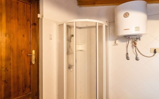 Authentic Rural House, 200 mt Form the Parking