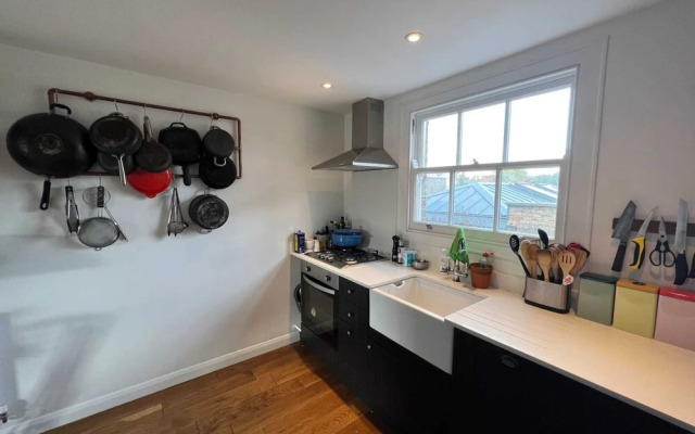 Bright 1 Bedroom Apartment in Hackney Near Colombia Road