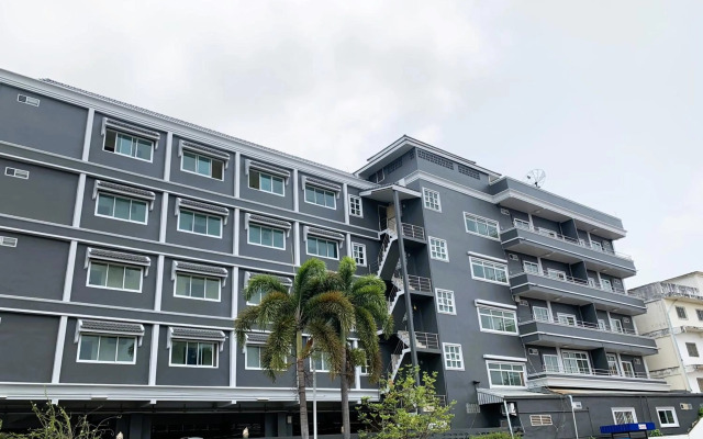 Submukdaphoomplace Hotel