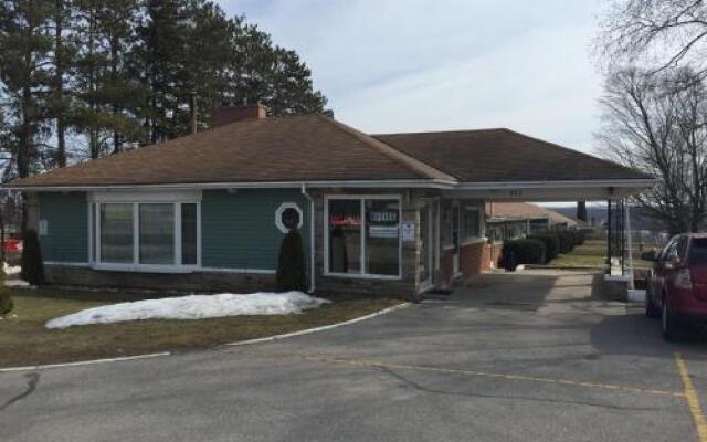 Shamrock Motel