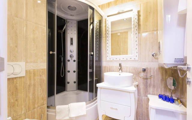 Lazar Lux Apartments