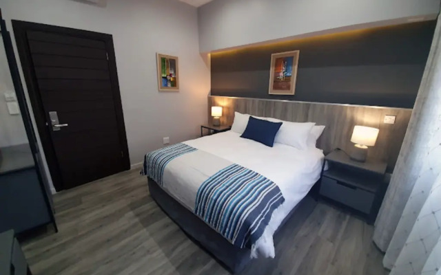 La Orchard Hotel