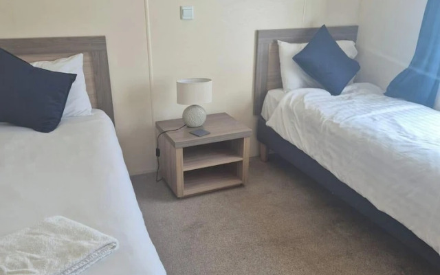 Sea Breeze Villa Near to Newquay Sleeping 6 Guests