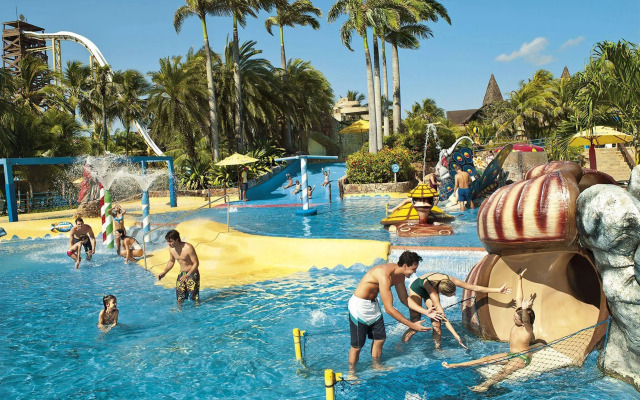 Beach Park Suites Resort