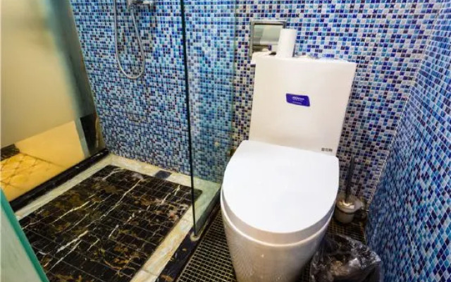 Yiqing Theme Hotel Shanghai