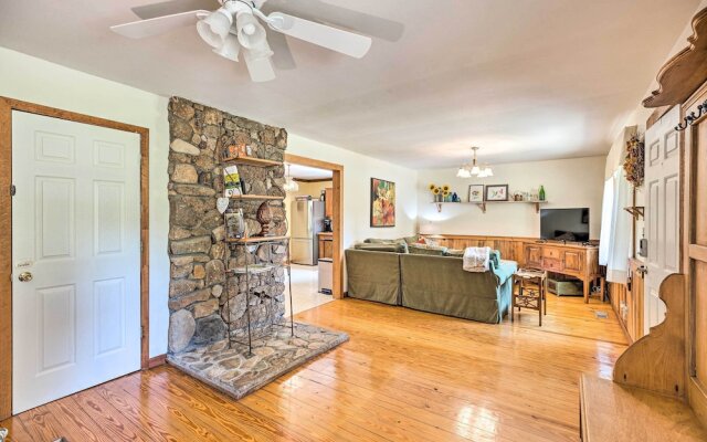 Charming Cottage < 10 Mi to Wineries & Skiing!