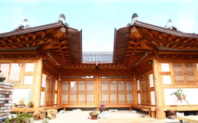 Jeonju Hanok Maeul Sukbak Hyangchon