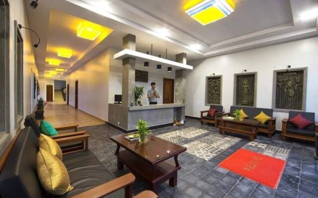 Nico's Hotel 2