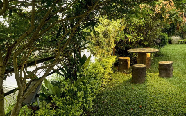 Opulent River Face Hotel