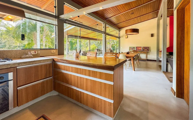 Arquitetura única na Granja Viana