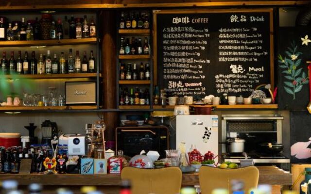 Shaxi Hill Flower Homestay