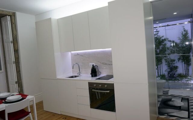 Oporto Sun - Trindade