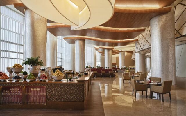 Отель Swissotel Al Ghurair Dubai