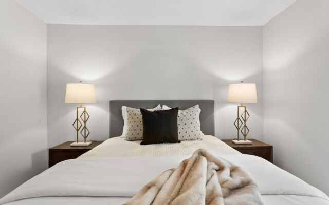 University Serenity Suites 14th