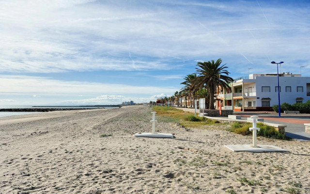 Apartamento Amplio. Vistas A La Playa