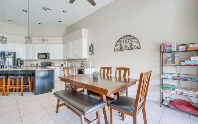 Private Pool & Patio: Family Retreat in Mesa