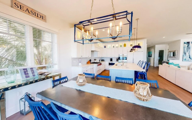 Paradise Beach by AMI Locals