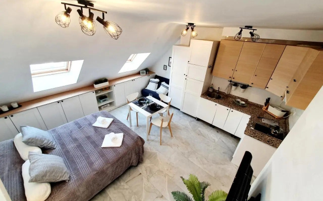 Captain's Penthouse Studio