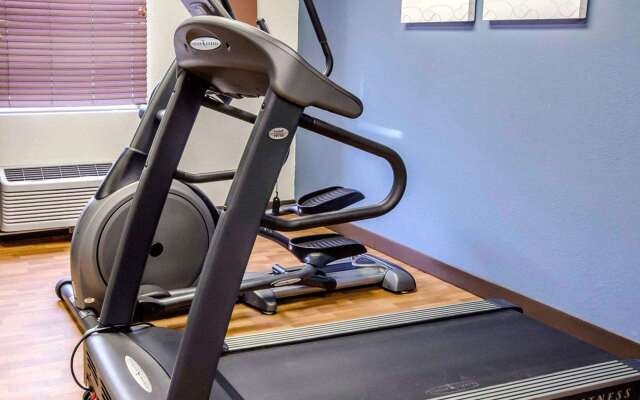 Comfort Suites Louisville East