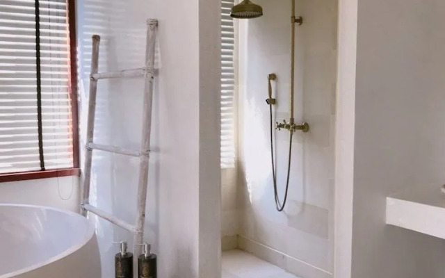 Pineapple Lazy Beach Villa