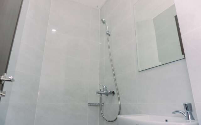 Good Deal And Homey Studio Pacific Garden Apartment