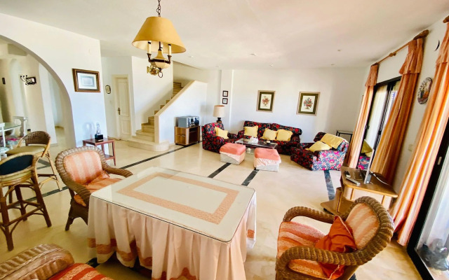 Beautiful house on the beachfront in Costa tropical