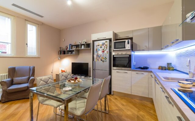 Elegant Flat at Municipio by Napoliapartments