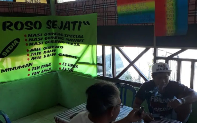 Menjangan Hostel