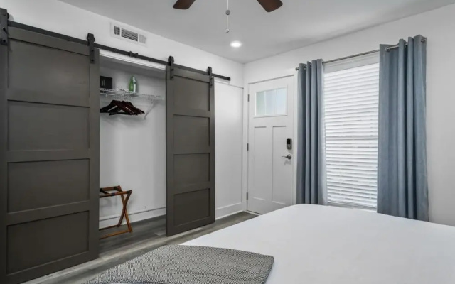 City Views Comfy King Bed Location
