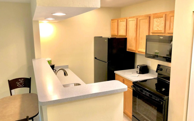 Bicentennial Inn