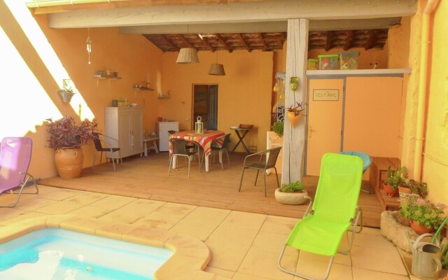 Lovely Holiday Home in Sainte-Valiere with Swimming Pool