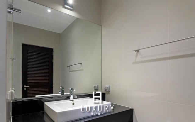 Luxury 5 Bedroom Pool Villa B11B