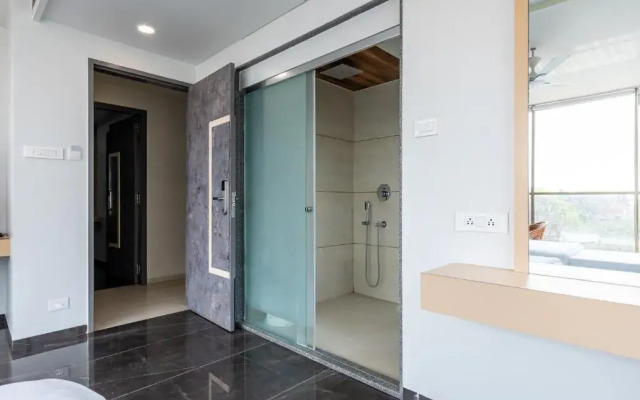 Hotel Anuradha Deluxe by OYO Rooms