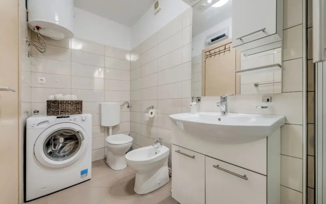 Apartment Toma, Modern Suite In Quiet District